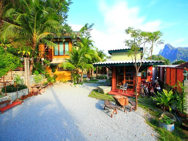 Home Phang Nga Guesthouse Exterior photo